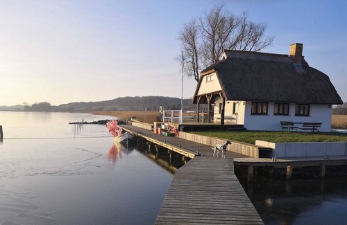 Grubnow Maison | FH avec toit de chaume, sauna, vue sur le lac, piscine - FH