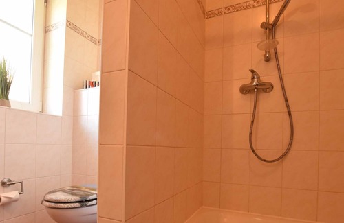 Rerik Appartement | FH3 / Maison de vacances 3 pièces avec cheminée (53m², max 4 + 1 pers.) - Ferme de vacances familiale *** Ostseeland Rerik