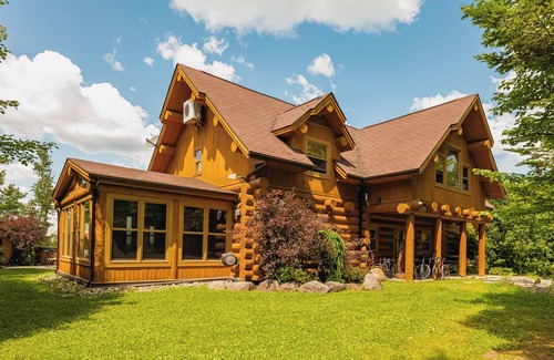 Fiddler Lake Resort Maison | Fiddler Lake Resort Luxury Chalet+ Private Jacuzzi