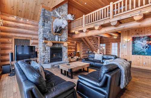 Fiddler Lake Resort Maison | Fiddler Lake Resort Luxury Chalet+ Private Jacuzzi