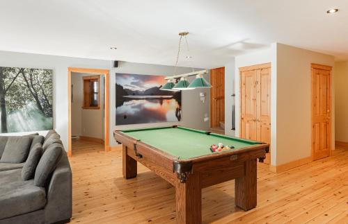Fiddler Lake Resort Chalet De Ski | Fiddler Lake Resort Chalet 61 Deer with pool