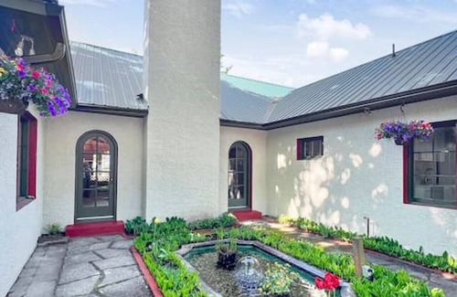 Nelson Maison | Fiddlers Green Lake Home