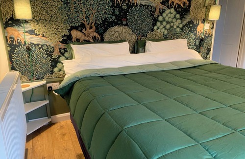 Liskeard Cabine | Field End, Cornish rural escape on small farm at the edge of Bodmin Moor.