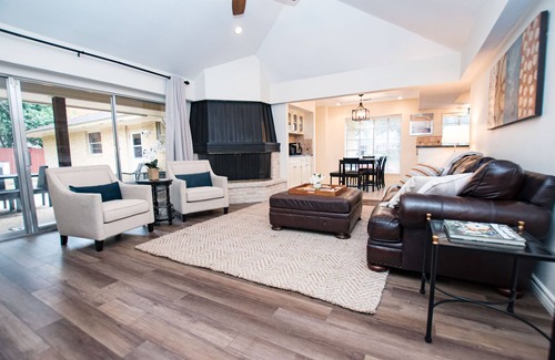 Whispering Oaks Maison | **Fiesta Tx, Riverwalk, Pearl|5 Bdrm-3 Kings|Golf,Ping-Pong|4 TVs|Hi-Spd WIFI**