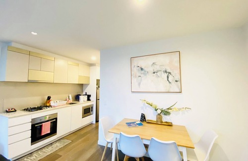 Docklands Appartement | ❤️FIFTS03/InnerCBD/1Min To Station/FREE(Pool/GYM/Tram)