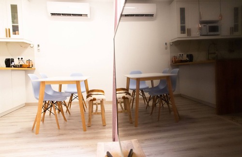 Figueres Appartement | Figueres Center A 4-minute walk from the Dalí Museum! Spirals Stairs Duplex terrace