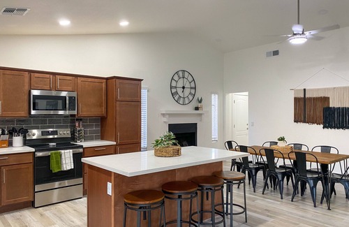 Glendale Maison | ❃Private Pool/Close to Stadiums/Arcade/Spacious 4BD2BA! Great for families❃
