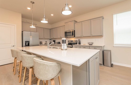 Four Corners Maison | Spacious 8-Bedroom Home in Clermont
