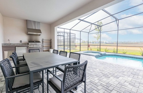 Four Corners Maison | Spacious 8-Bedroom Home in Clermont