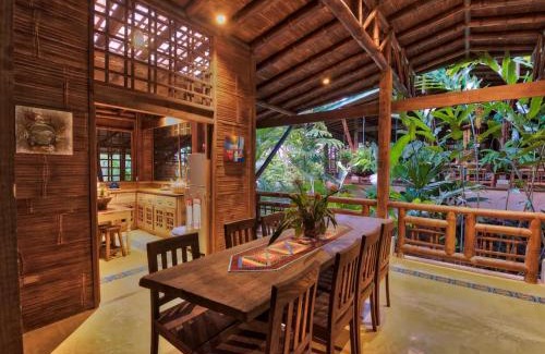 Platanares Maison | Finca Anjala - Architectural lodge on sustainable