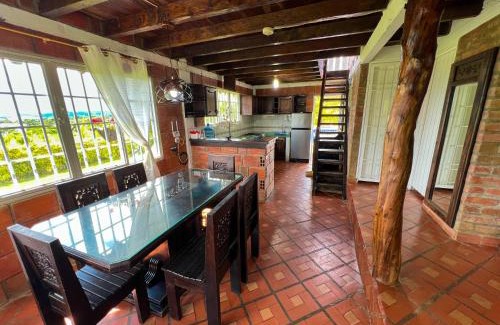 Yotoco Maison | Finca Cabaña con piscina cerca al Lago Calima