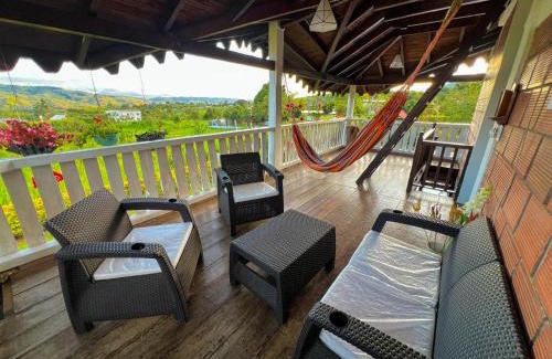 Yotoco Maison | Finca Cabaña con piscina cerca al Lago Calima