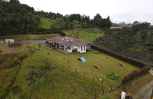 Envigado Maison | Finca con Caballos y Barbacoa en Envigado, Antioquia