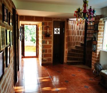 Sopetran Maison | Finca con forma de castillo y piscina en Sopetrán