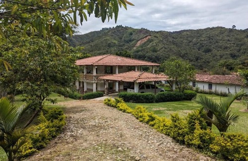 Santo Domingo Maison | Finca Curva de Paraíso