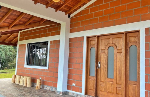 Guarne Maison | Finca de Lujo con Chimenea y Jacuzzi a 10 Min Autopista en Guarne