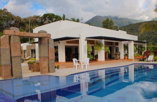 San Jeronimo Villa | Finca El Olimpo, El Templo Del Descanso