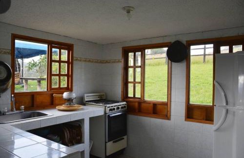 Sesquile Maison | Finca El Uvito, Casa con hermosa vista al lago