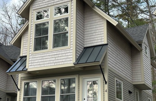 Laconia Maison | Find peace and get centered at Midpoint on Paugus Bay, Lake Winnipesaukee, NH.