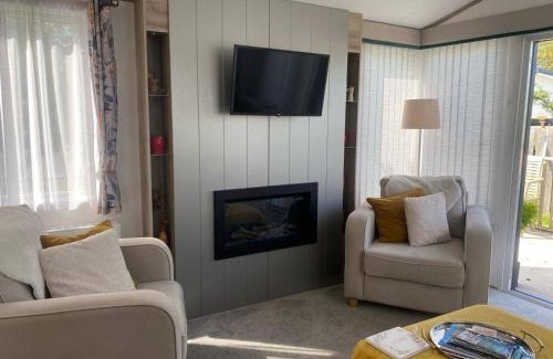 Forres Maison | Findhorn Lodge - Peaceful - Pets - Sleeps 4
