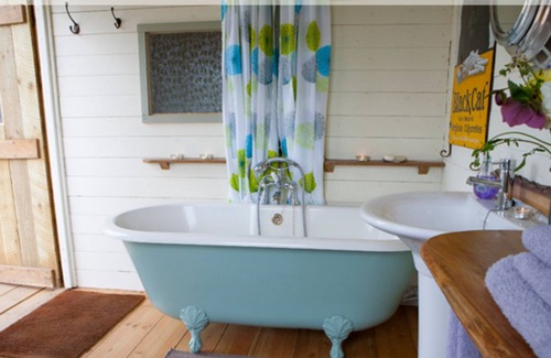 Westbrook Court Chalet De Ski | Majestic Bus