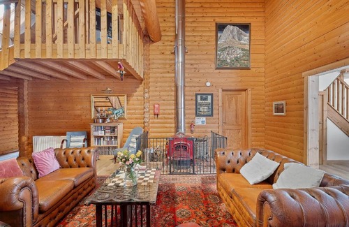 Torlundy Maison | Finest Retreats - The Logs