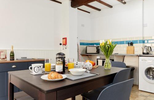 Dalbury Lees Maison | Finest Retreats - The Pig Barn