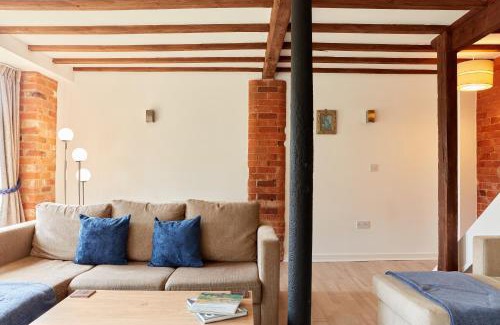 Dalbury Lees Maison | Finest Retreats - The Pig Barn