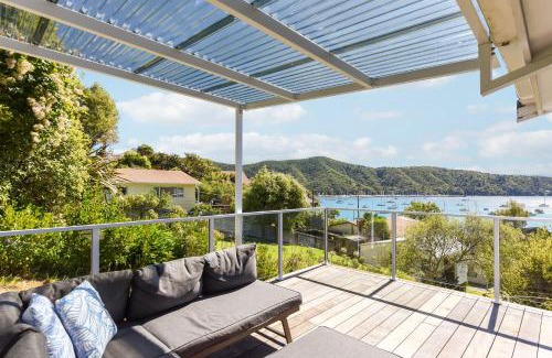 Waikawa Bay Maison | Finlay Waterfront - Waikawa Holiday Home