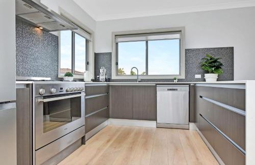 Caves Beach Maison | Finns at Caves Beach Resort
