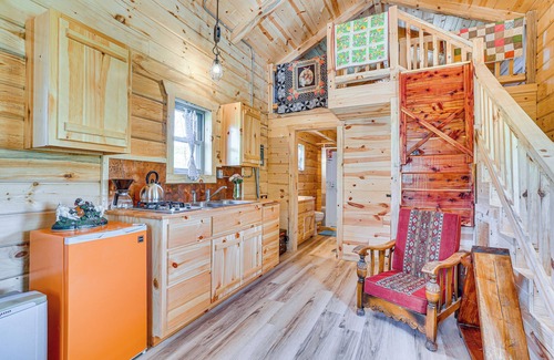 Winona County Cabine | 'Fins & Flowers' Lewiston Cabin w/Trout Fishing!