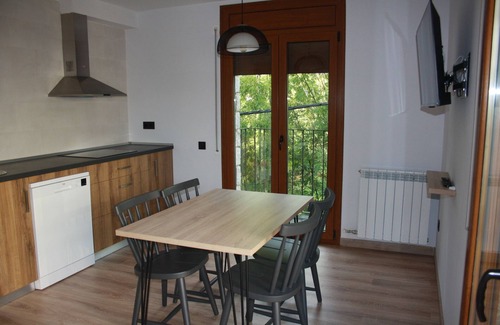 Laspaules Appartement | Fio de Neu, New, spacious tourist apartment with views of the mountains