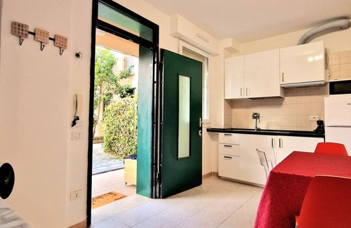 San Donato Appartement | Fiorilli 5 House - Fair District - Private Parking - Bike Storage