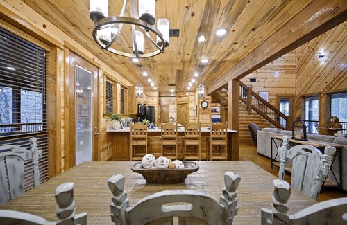 Hochatown Cabine | Fire Dancer - 1.58 acres, sleeps 12