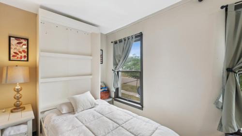 Lake City Appartement | Fire Lily Apartment - 3 Blocks from Lake Pepin
