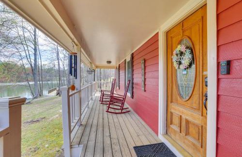 Trenton Maison | Fire Pit and Game Room Lakefront Escape in Trenton!