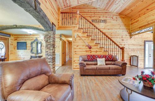 Trenton Maison | Fire Pit and Game Room Lakefront Escape in Trenton!