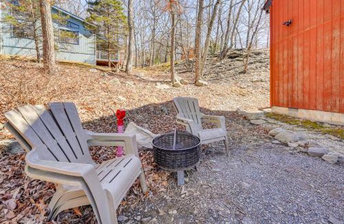 Bushkill Maison | Fire Pit and Gas Grill Charming Poconos Abode!