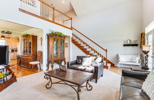 Warrensburg Maison | Fire Pit and Gazebo Rural Warrensburg Getaway!