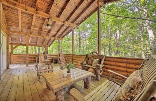 Lake Toxaway Maison | Fire Pit and Grill Cozy Cabin in Lake Toxaway!