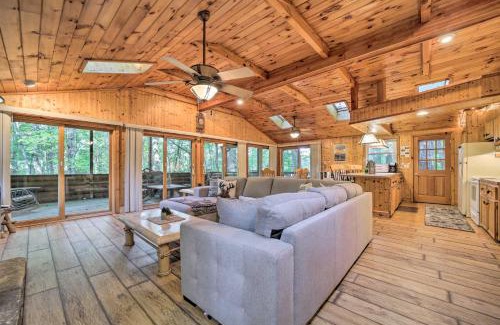 Lake Toxaway Maison | Fire Pit and Grill Cozy Cabin in Lake Toxaway!