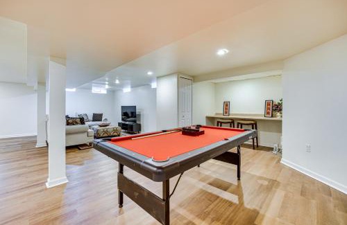 Farmington Hills Maison | Fire Pit and Yard Family Home in Farmington Hills!