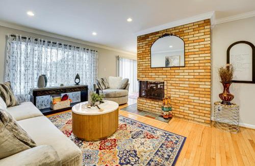 Farmington Hills Maison | Fire Pit and Yard Family Home in Farmington Hills!