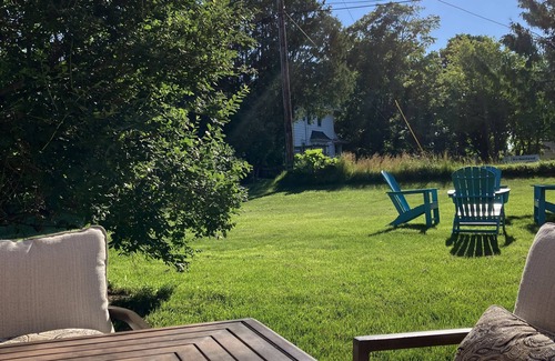 Kewaunee Maison | Fire pit, grill, patio, and blocks from Lake Michigan beach!