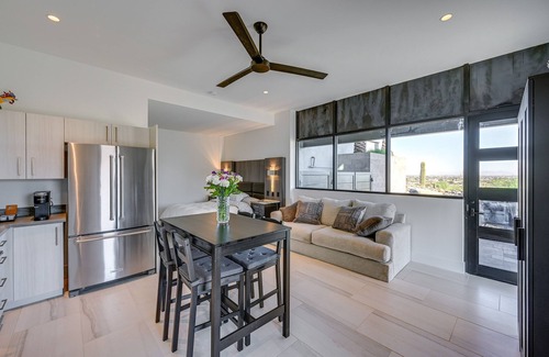 San Tan Valley Appartement | Peaceful Queen Creek Studio w/ Fire Pit & Views