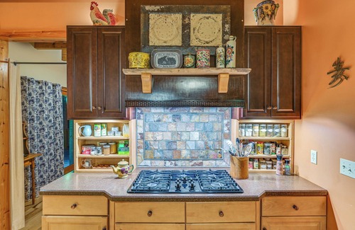 Round Top Maison | Fire Pits, Deck & Views: Catskills Home!