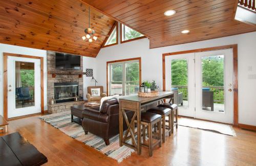 Townsend Maison | Firefly Ridge MTN View Hot Tub Theater GAMES