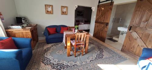 Drakenstein Chalet De Ski | Firehouse selfcatering Garden Cottage no 1