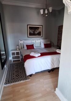 Drakenstein Chalet De Ski | Firehouse selfcatering Garden Cottage no 1
