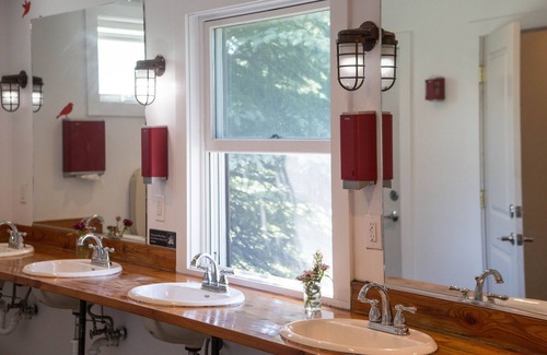 South Hill Cabine | Firelight Camps